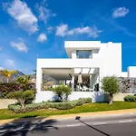 Beautiful Villa With Amazing Views
