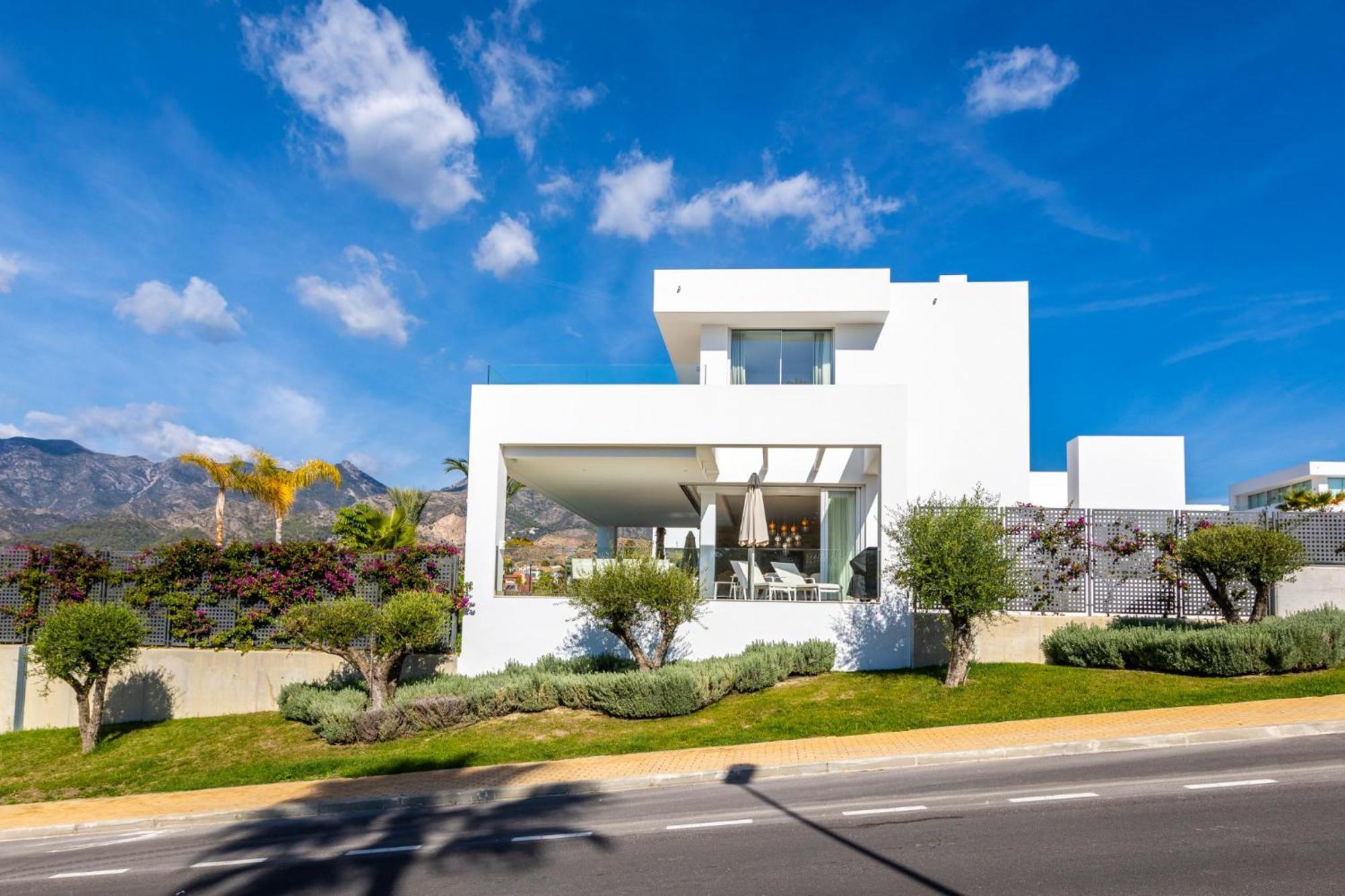Beautiful With Amazing Views Villa