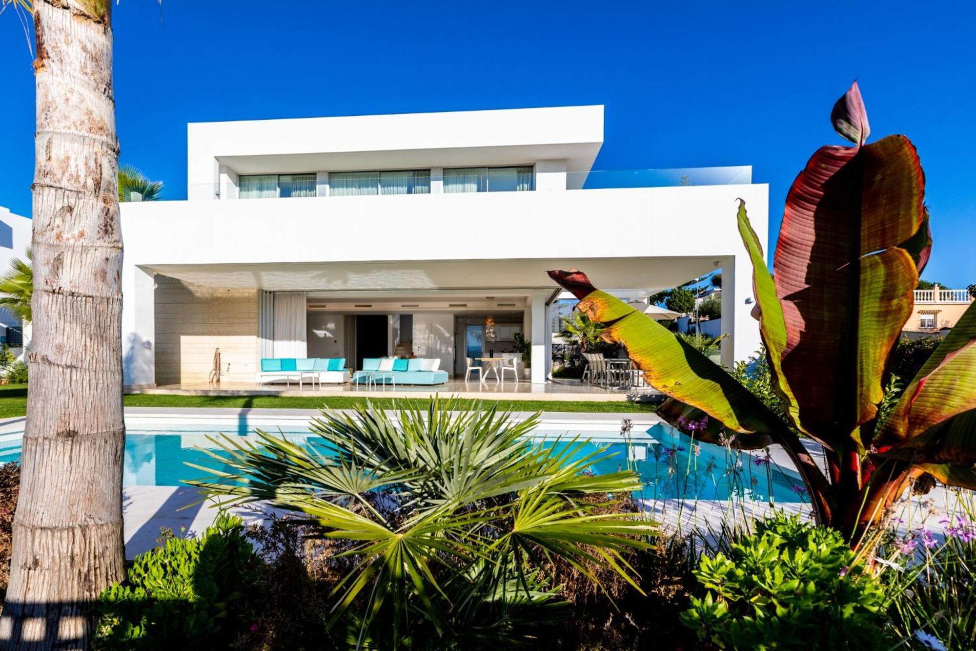 Beautiful With Amazing Views Villa *